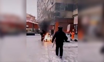 В Москве на Тверской улице мужчина пытался совершить самосожжение - Фото