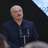 Александр Лукашенко предложил решать вопрос его президентства на выборах - Фото