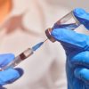 Биолог призвала продолжать вакцинацию от COVID-19, несмотря на побочные эффекты - Фото