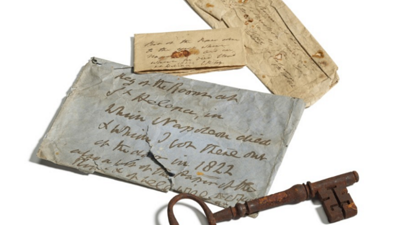 Ключ от комнаты, в которой умер Наполеон, продан на аукционе за $112 тысяч - Фото