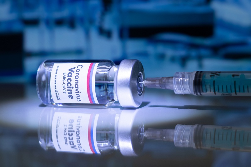 Третья российская вакцина от SARS-CoV-2 может поступить в гражданский оборот в марте - Фото