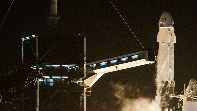 SpaceX успешно запустила ракету с рекордным количеством спутников - Фото
