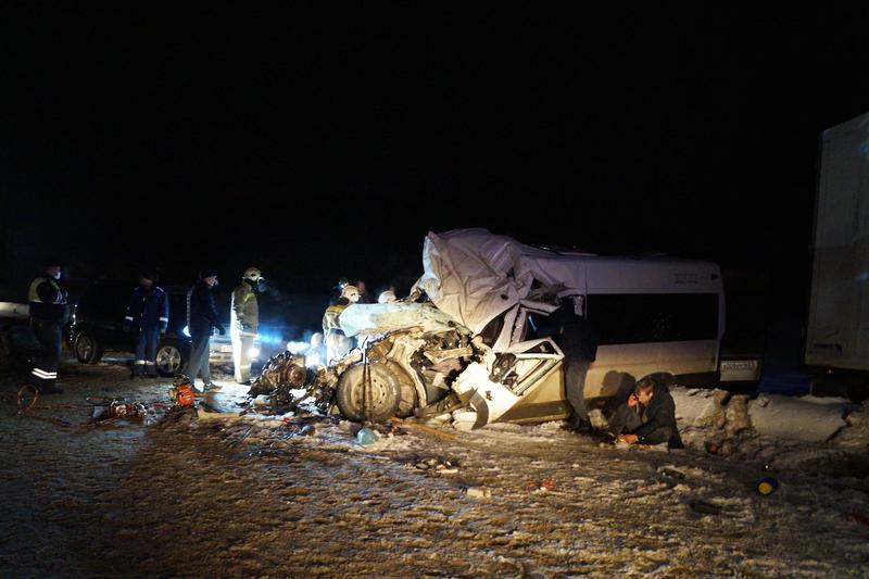 В Самарской области в ДТП с автобусом погибли 12 человек - Фото