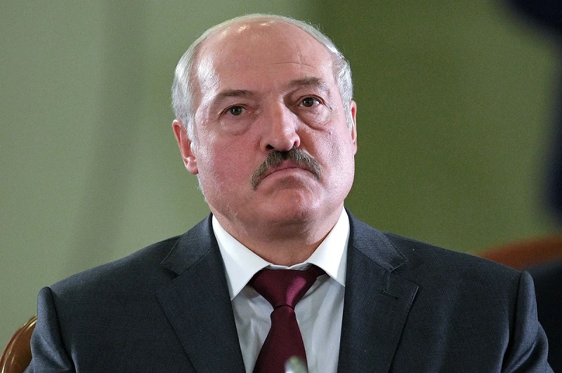 Александр Лукашенко назвал санкции Запада против белорусских предприятий бандитскими - Фото