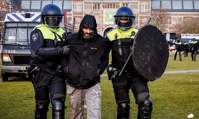 В Амстердаме полиция задержала более 30 участников протестов - Фото