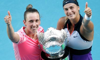 Арина Соболенко и Элисе Мертенс выиграли Australian Open в парном разряде - Фото