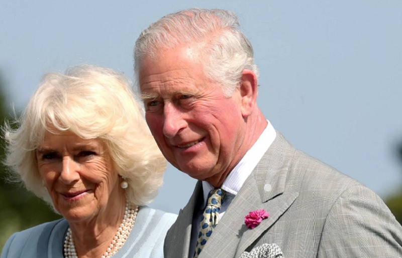Британский принц Чарльз с супругой сделали прививки от коронавируса COVID-19 - Фото