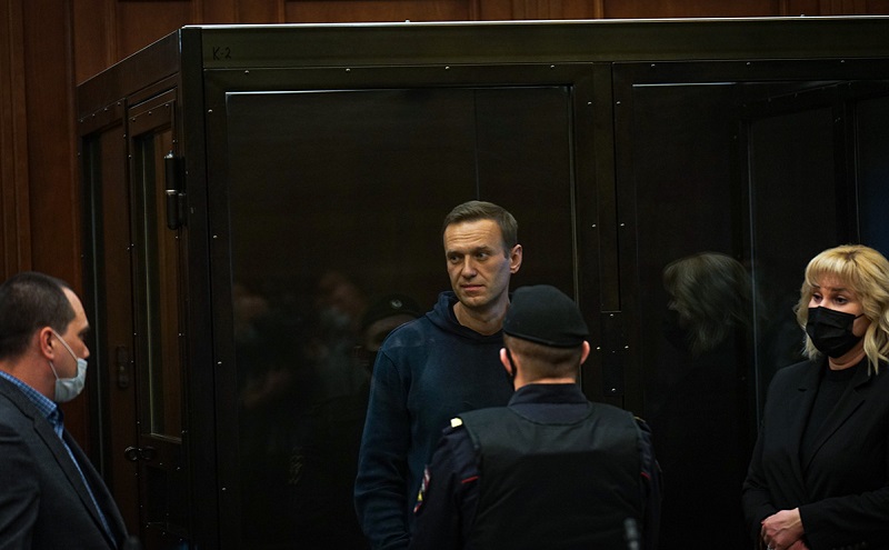 Прокурор попросила суд признать Навального виновным по делу о клевете - Фото