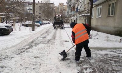 Лукашенко посоветовал жителям Минска приобщаться к уборке снега - Фото