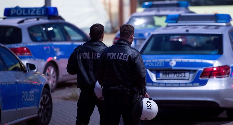 В Германии мужчина убил свою жену, дочерей, тещу и покончил с собой - Фото