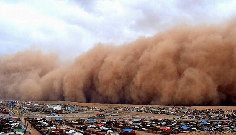 Шесть человек погибли из-за песчаной бури в Монголии - Фото