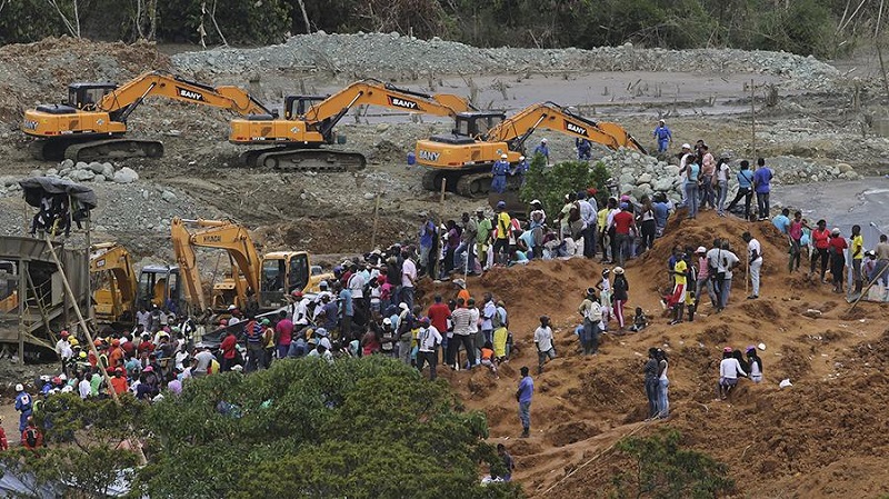 В Колумбии под завалом на шахте оказались около 15 горняков - Фото