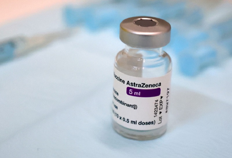 В Канаде зафиксировали первую смерть после прививки вакциной AstraZeneca - Фото