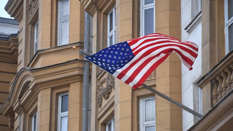 Посольство США в России объявило о сокращении консульского персонала на 75% - Фото