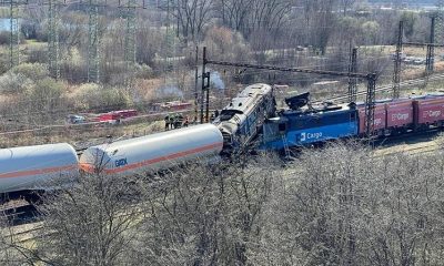 В Чехии при столкновении 2-х поездов погиб машинист - Фото