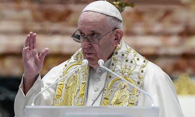 Папа Римский в пасхальном послании призвал воюющие стороны к примирению - Фото