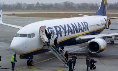 Самолет авиакомпании Ryanair экстренно приземлился в Берлине из-за угрозы взрыва - Фото