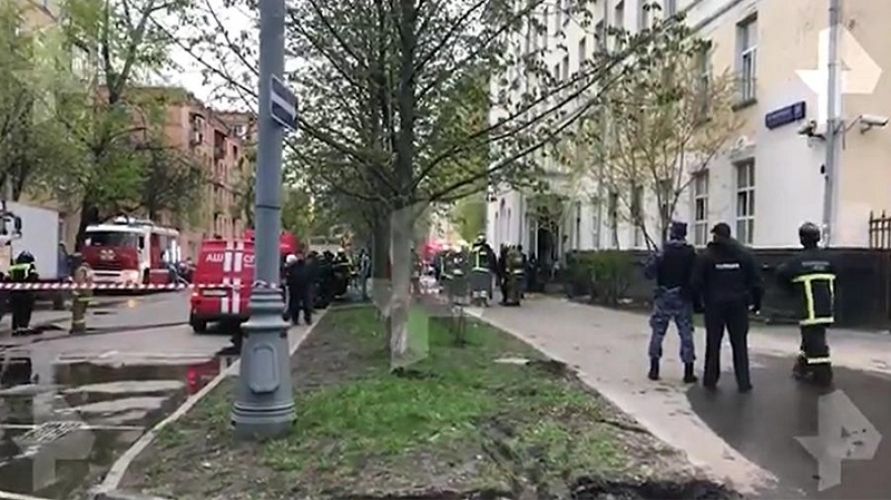 Три человека погибли в результате пожара в гостинице на юго-востоке Москвы - Фото