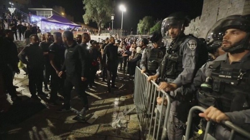 Число пострадавших при столкновениях в Восточном Иерусалиме превысило 200 человек - Фото
