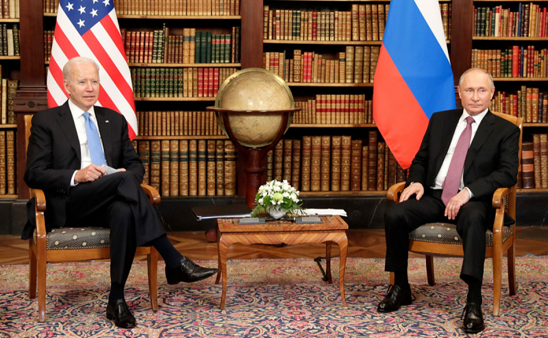 Владимир Путин и Джо Байден договорились о взаимном возвращении послов - Фото