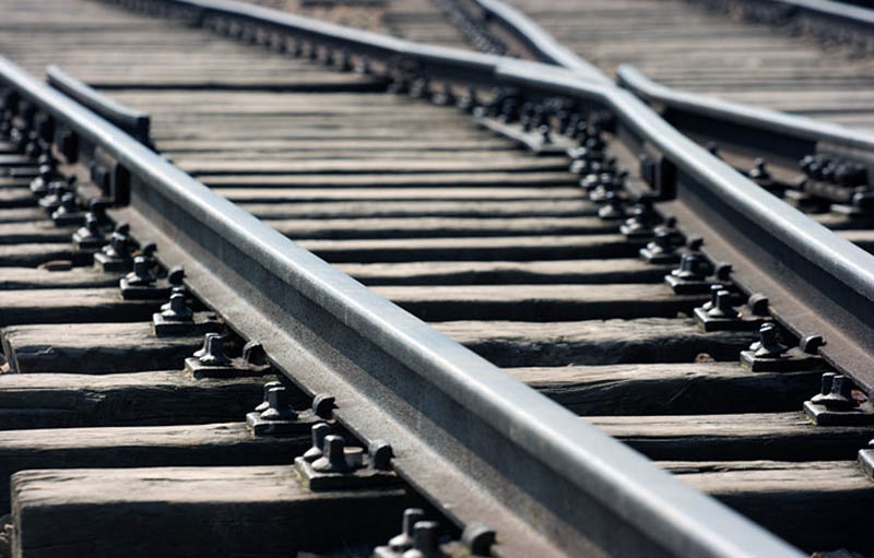 В Китае поезд насмерть сбил 9 железнодорожников - Фото