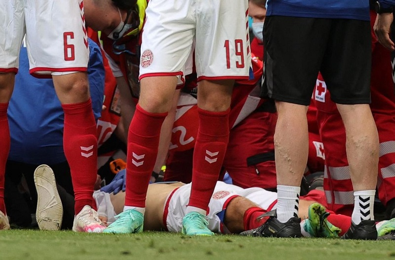 Футболист сборной Дании Эриксен в стабильном состоянии - Фото