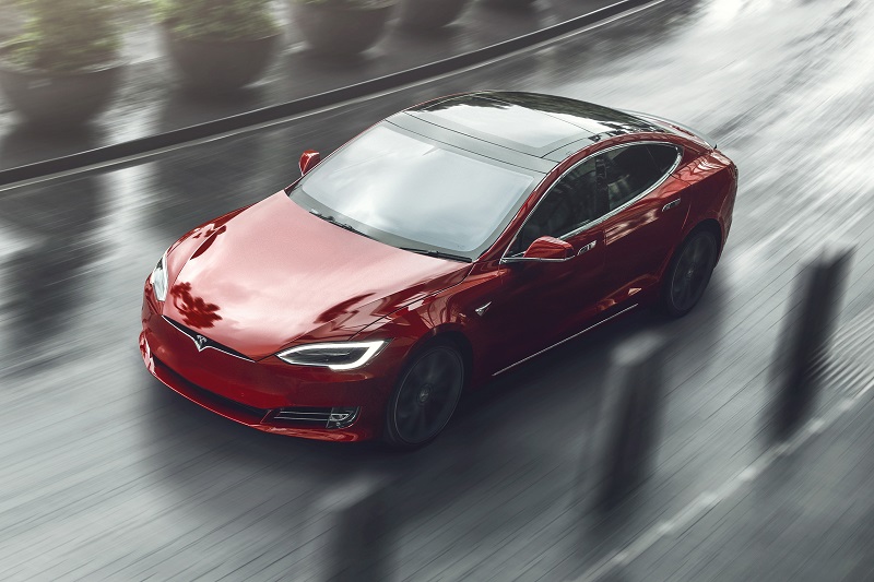 Tesla отказалась от выпуска электрического седана Model S Plaid Plus - Фото