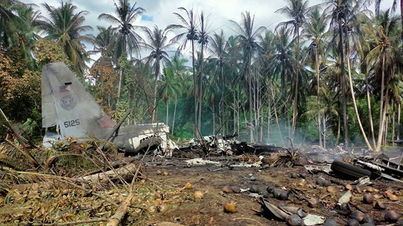 Число погибших в авиакатастрофе на Филиппинах достигло 50 человек - Фото