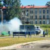 Дымящийся автозак в Гродно - фото