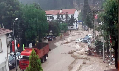 Наводнения на севере Турции унесли жизни 40 человек - Фото