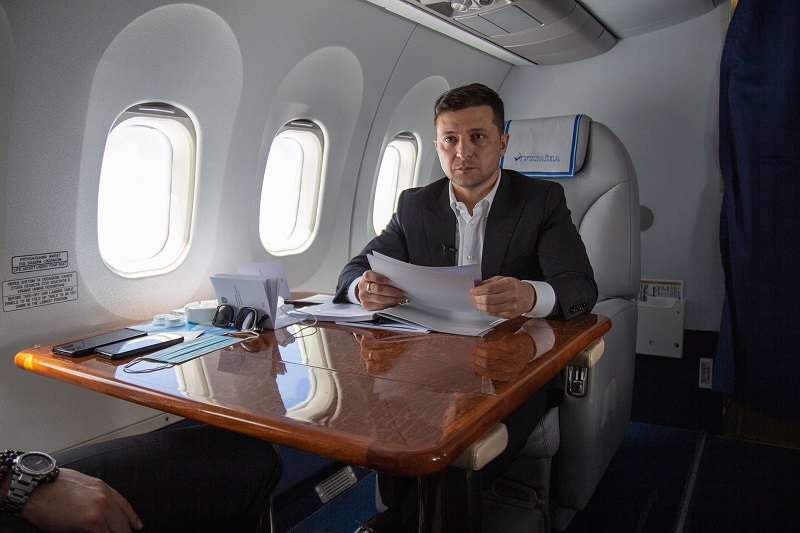 Президент Украины Зеленский вылетел в Вашингтон на встречу с президентом США Байденом - Фото