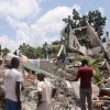 Число погибших при землетрясении на Гаити достигло 1297 человек - Фото