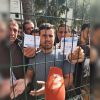Мигранты, попавшие в Латвию из Беларуси, устроили акцию протеста из-за карантина - Фото