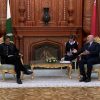 Президент Беларуси Александр Лукашенко провел в Душанбе встречу с премьер-министром Пакистана Имраном Ханом - Фото