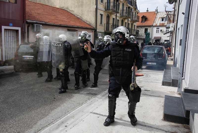 В Черногории 20 полицейских пострадали в ходе протестов - Фото