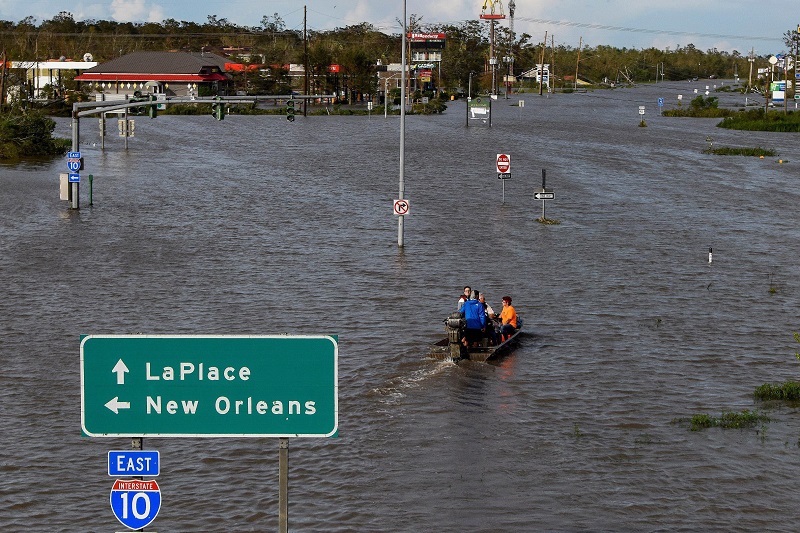 Число жертв урагана "Ида" в США выросло до 61 - Фото